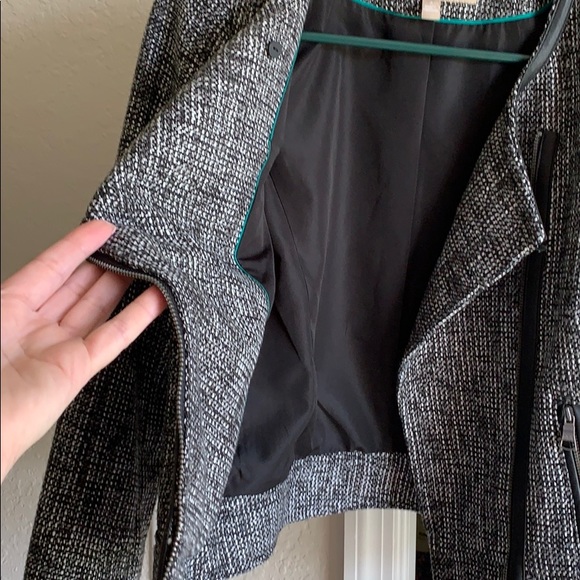 Asymmetrical zip jacket. - Picture 5 of 6